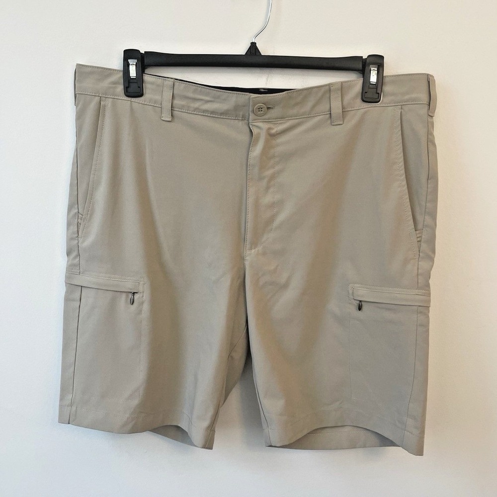 IZOD, Size 36, Golf Men's Beige Athletic Shorts Flat Front Pockets